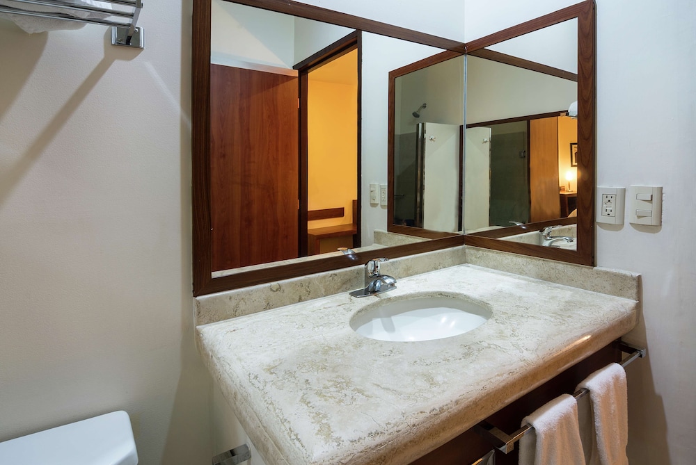 Hampton Inn by Hilton San Juan Del Rio 15/59