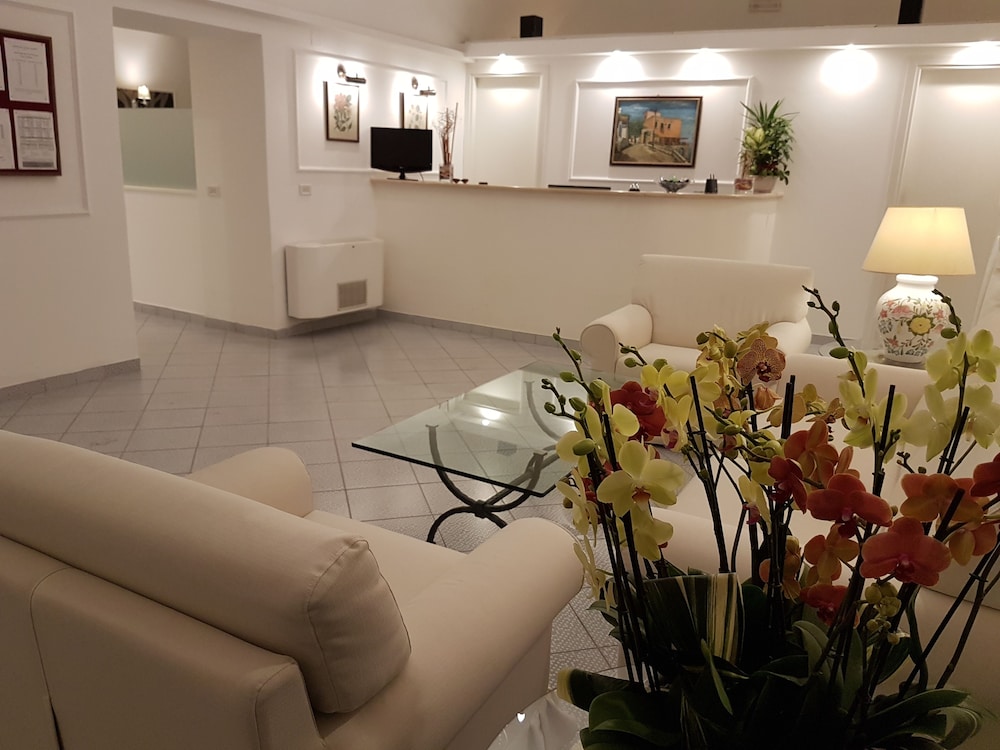 Palatium Mari Hotel 53/75