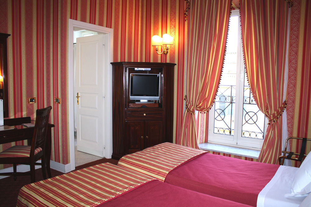 BAILEYS HOTEL 21/38