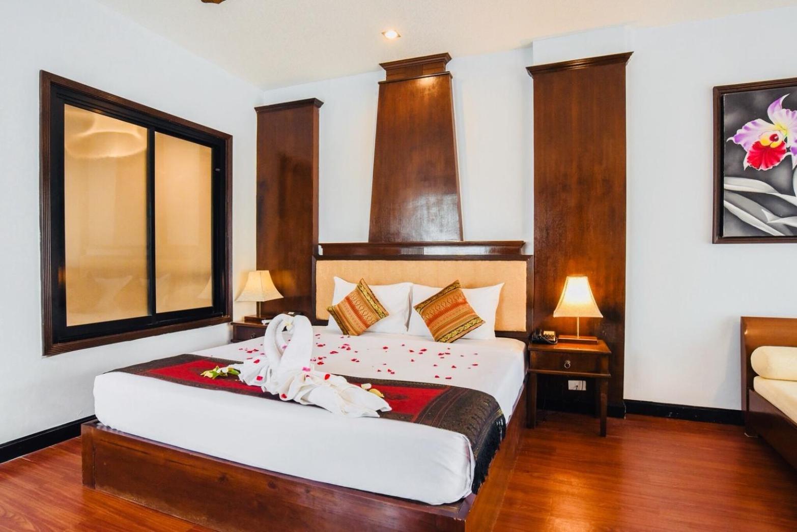 Deluxe, Double Bed, Pool Access