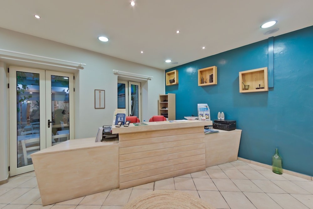 Rouda Bay Beach Hotel 7/50