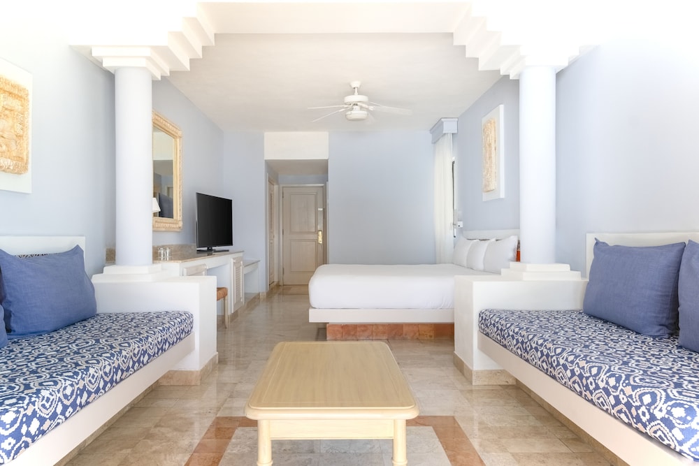 Iberostar Waves Tucan 30/47