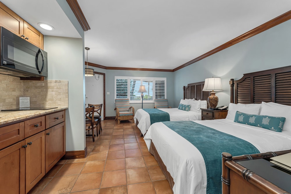 Studio, 2 Double Beds, Gulf Side، Vanderbilt Beach Resort 3/7