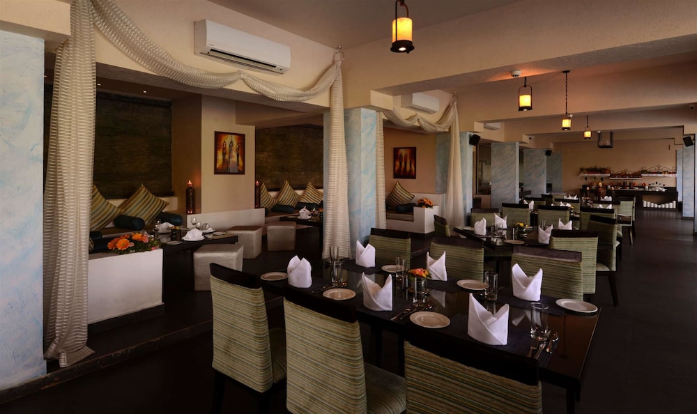 Golden Tulip Candolim Goa 58/77