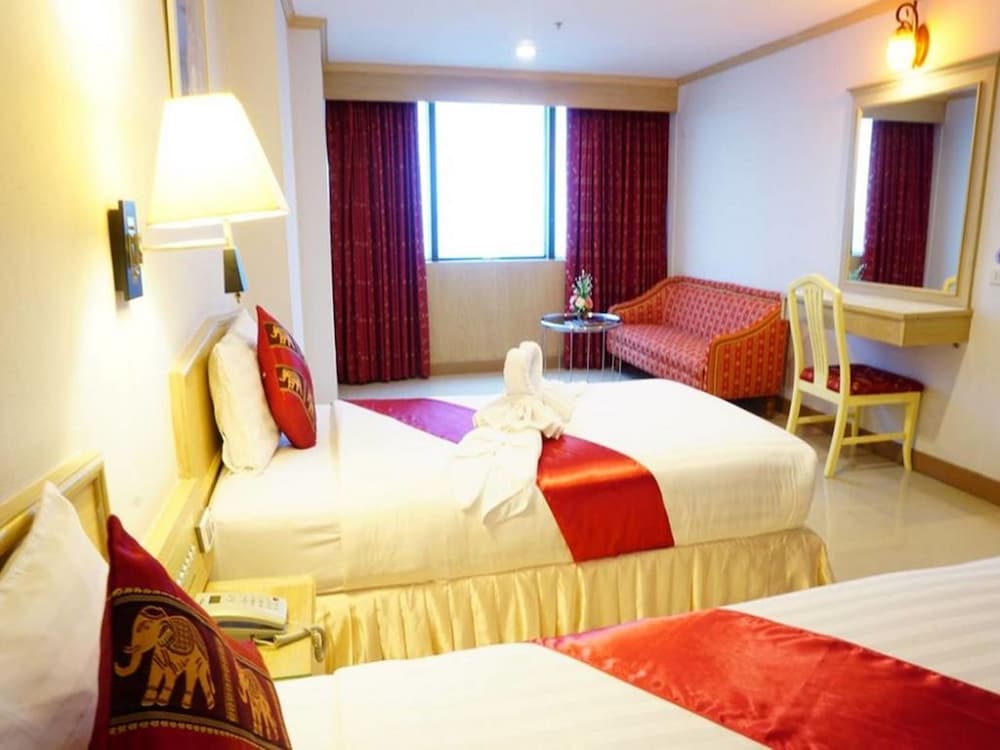 Bay Hotel Srinakarin 26/55