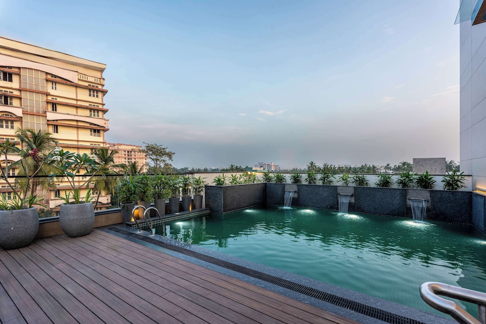 Park Inn & Suites by Radisson Thrissur East Fort 40/47