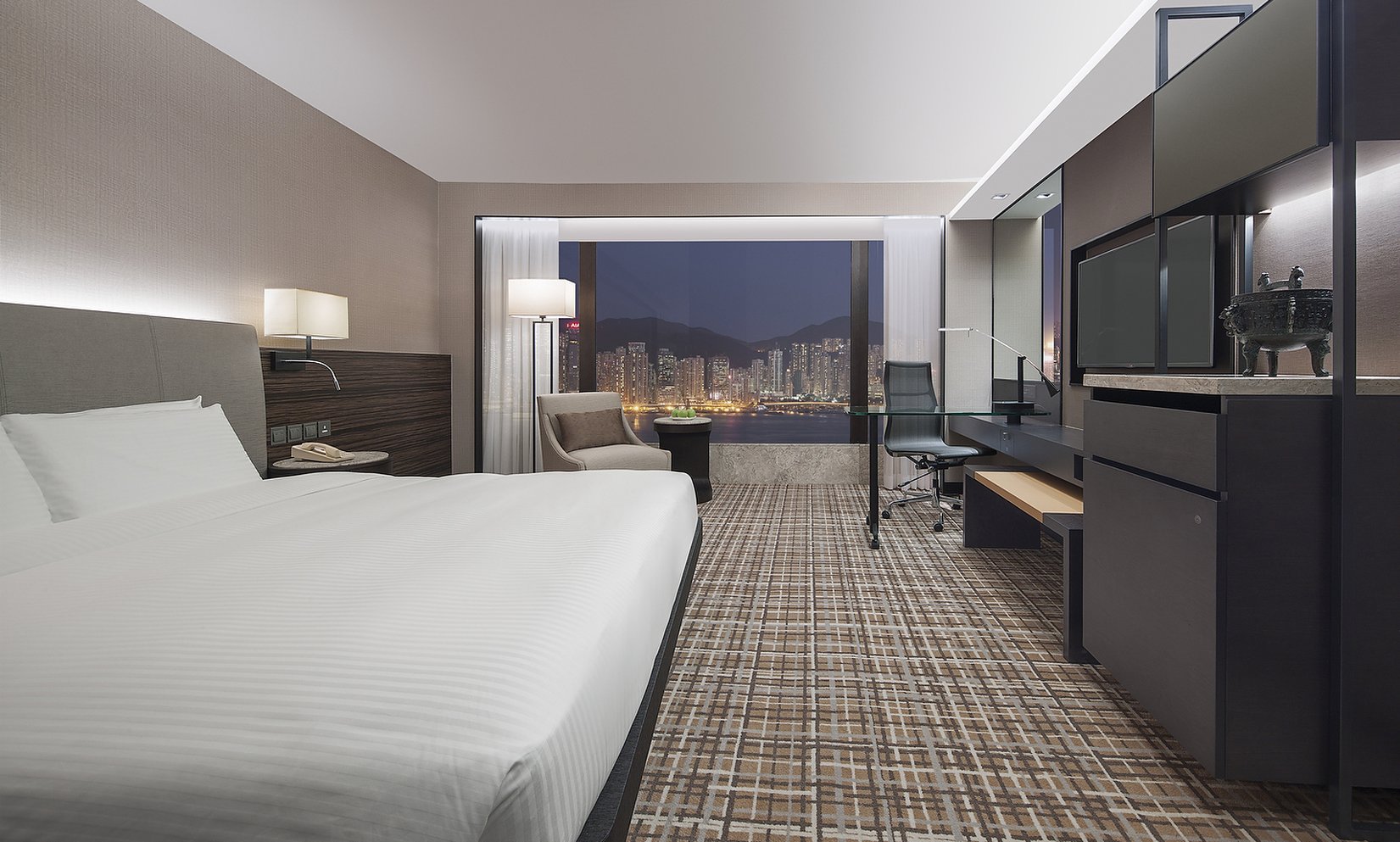 New World Millennium Hong Kong 23/77