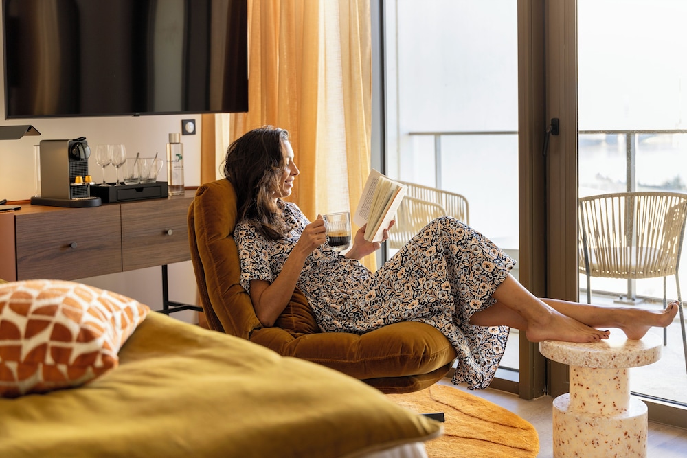 Hotel 56 Bordeaux - Handwritten Collection 56/62