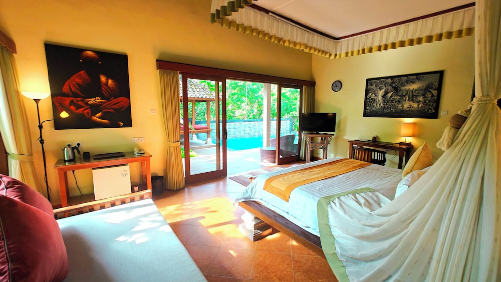 Villa Nirvana 31/81