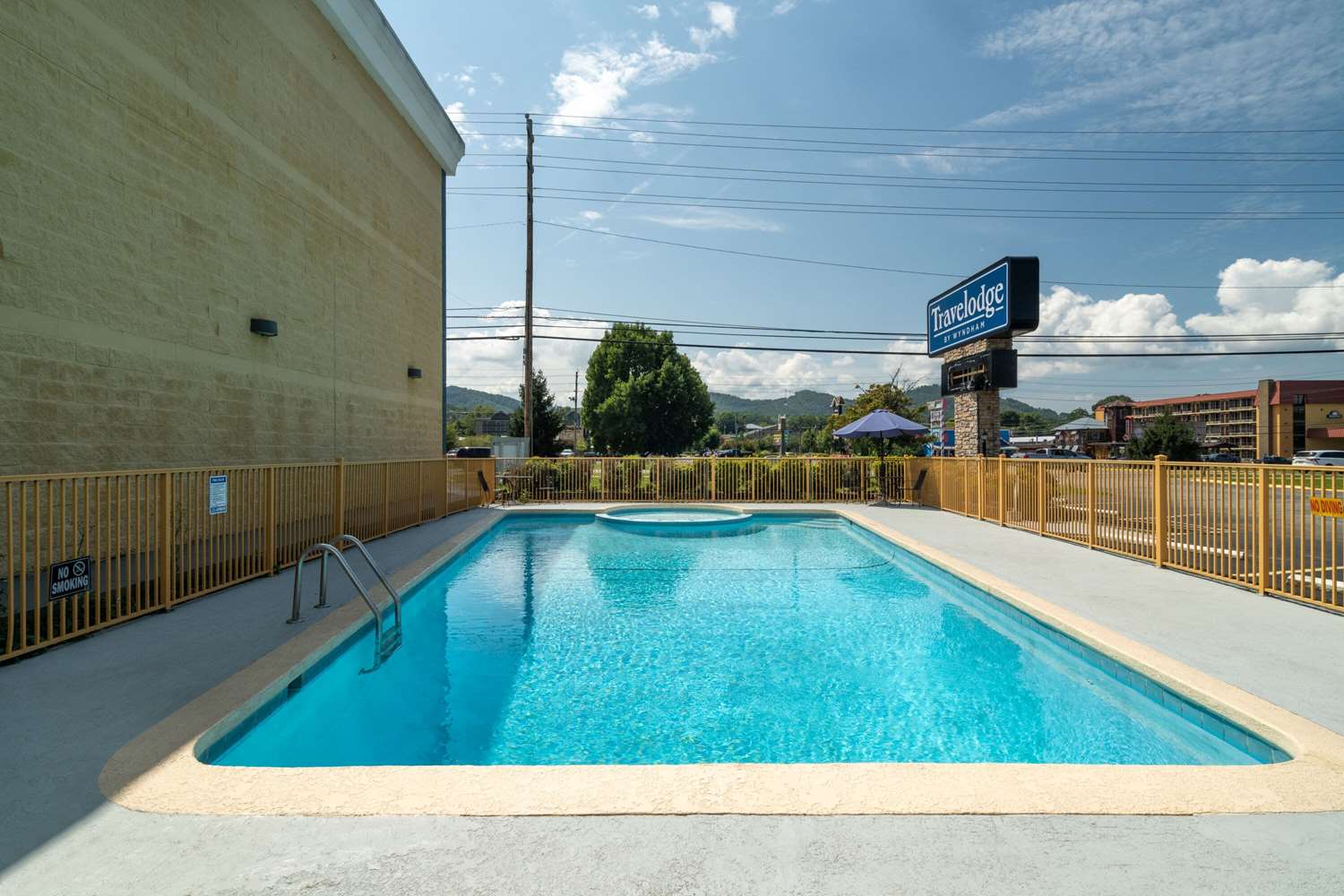 Travelodge By Wyndham Pigeon Forge 25/37