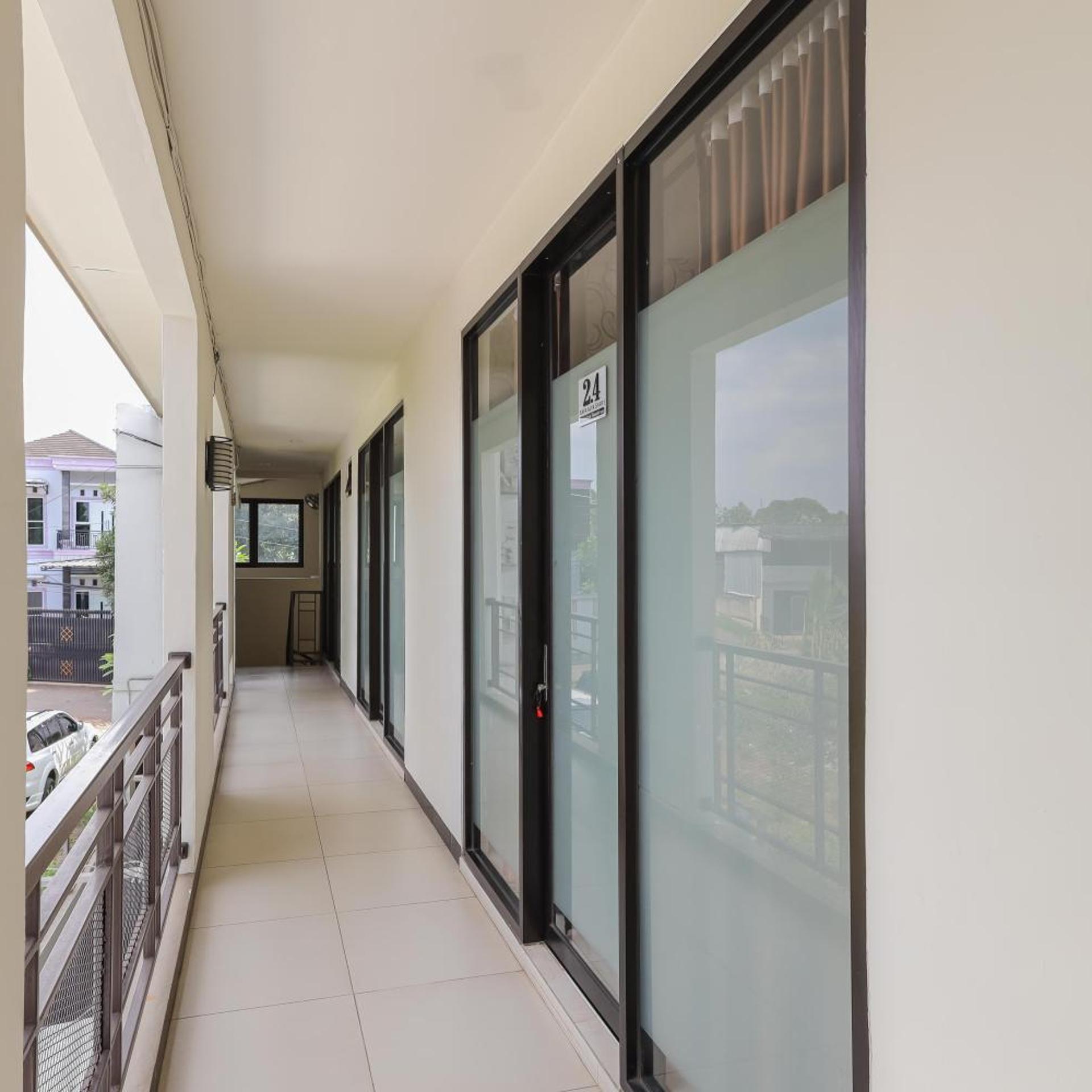 RedDoorz Syariah near Green Park Jatiwarna 9/50