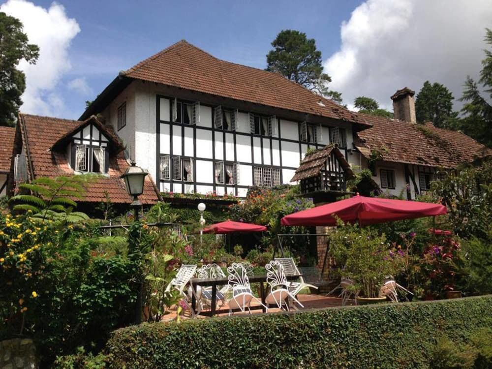 THE SMOKEHOUSE HOTEL 7/50