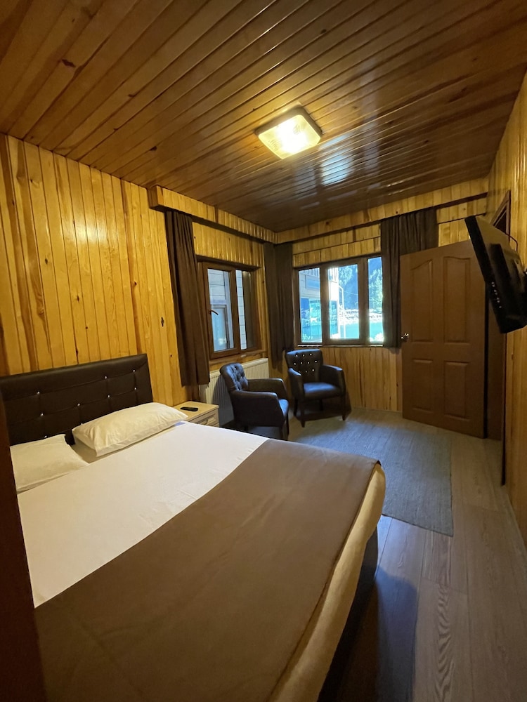 Ozkan Hotel 30/50