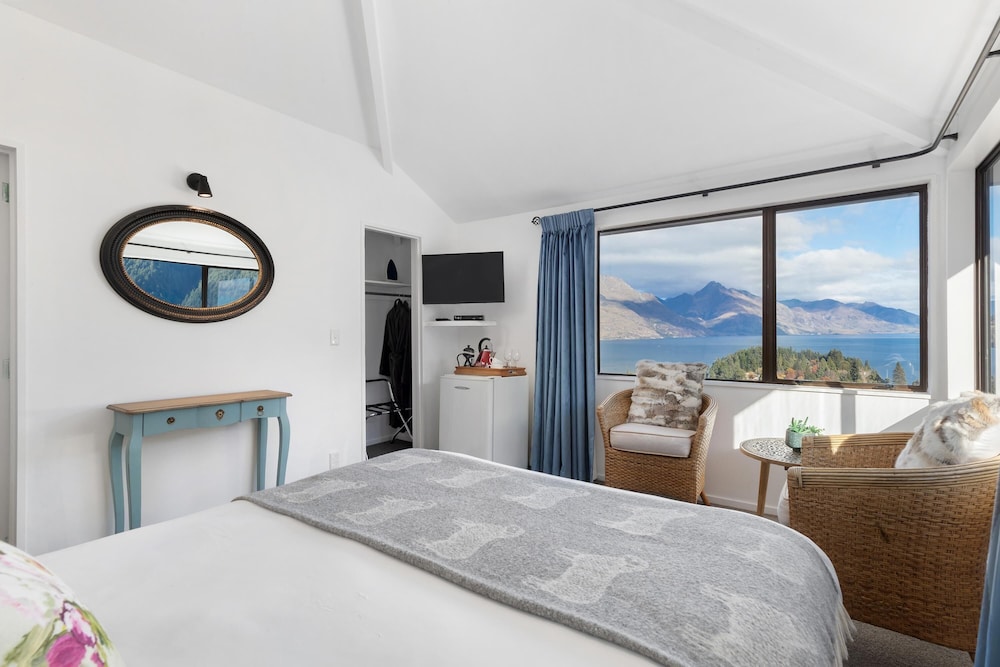 Balmoral Lodge 23/65