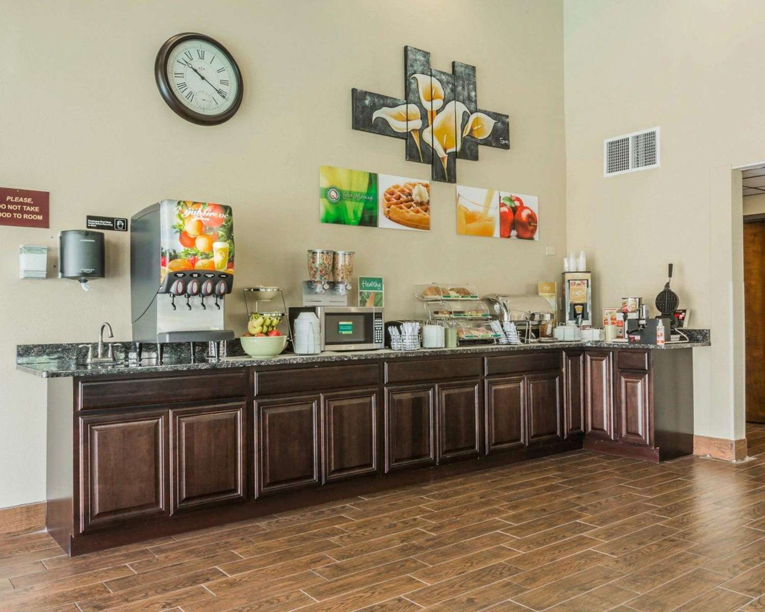 Quality Inn & Suites North Montgomery 6/34