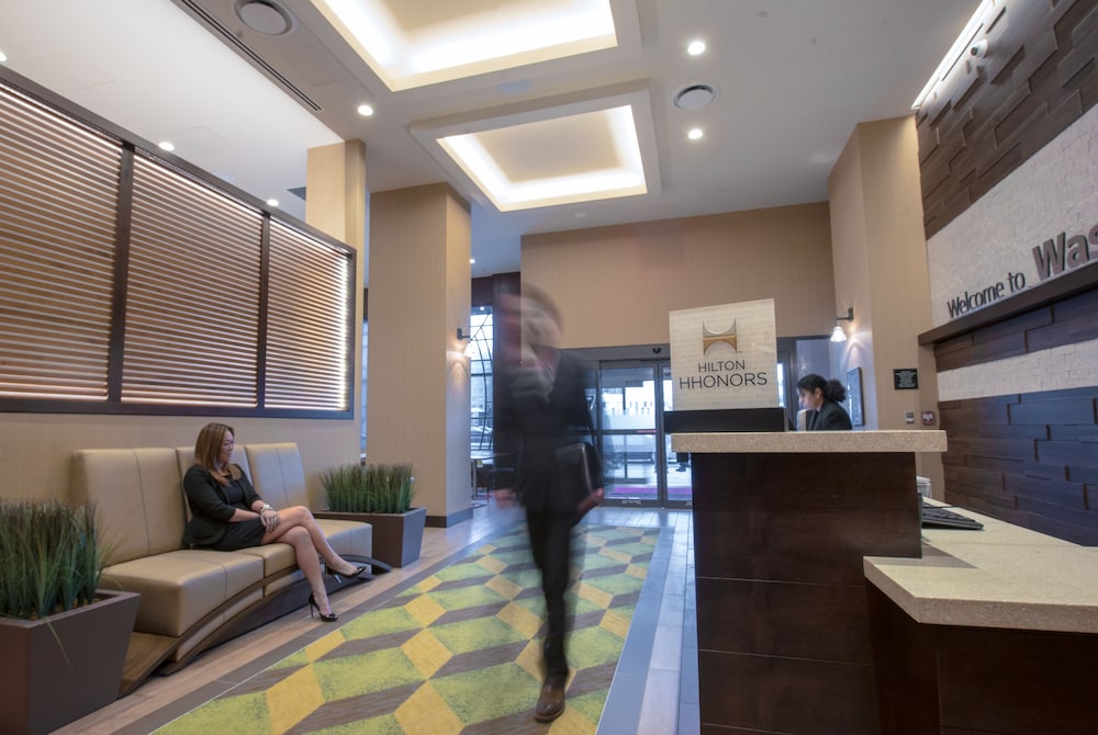 Hampton Inn and Suites Washington DC Navy Yard 13/55