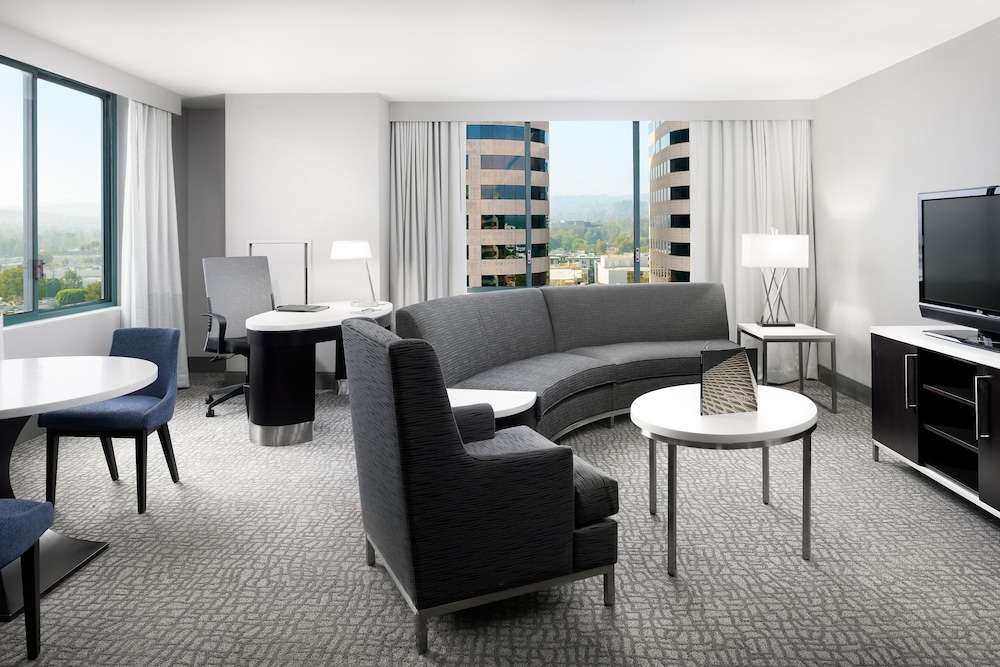 Hilton Woodland Hills Los Angeles 39/67