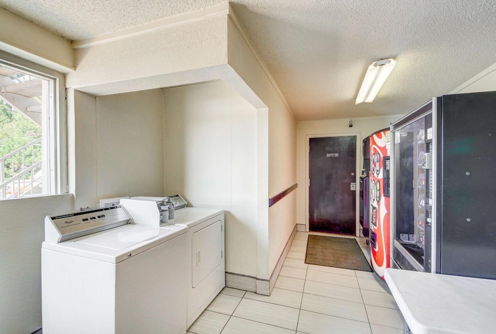 Motel6 Wichita, Kansas 57/57
