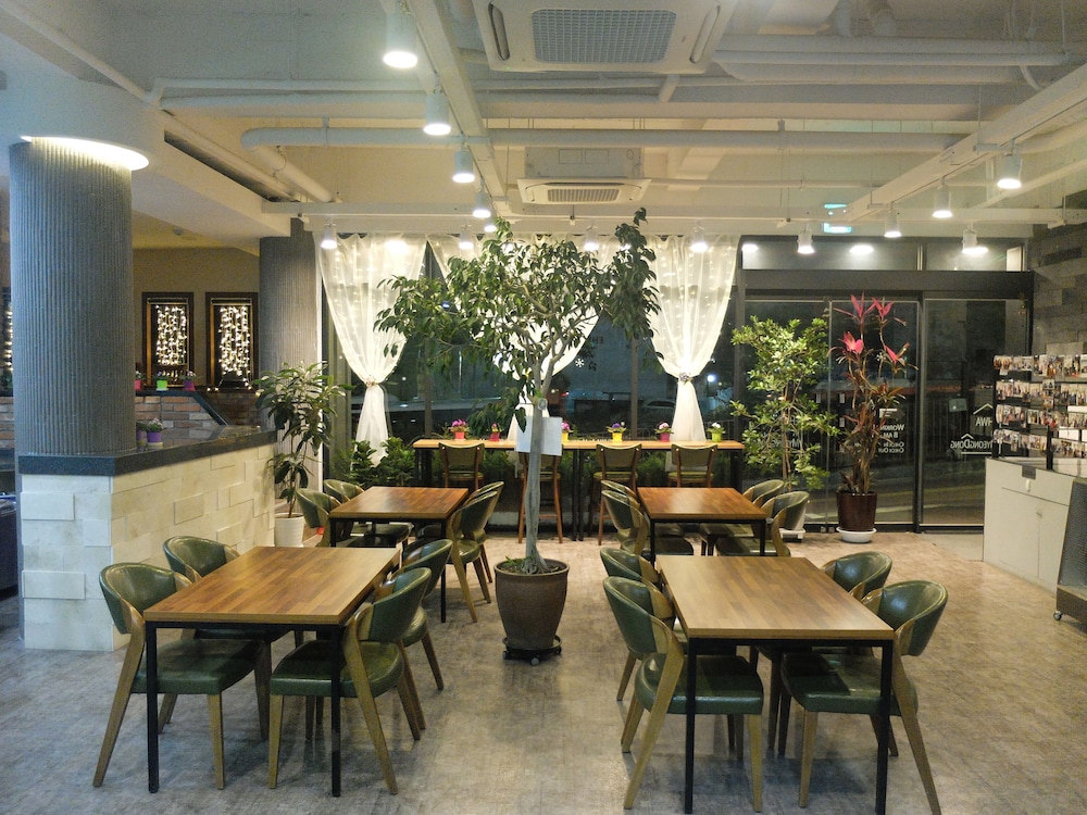 EHWA HOTEL MYEONGDONG 48/69