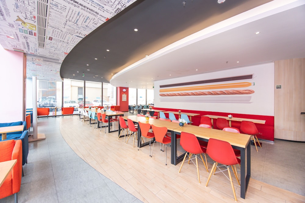 IBIS SHANGHAI LIANYANG 34/44