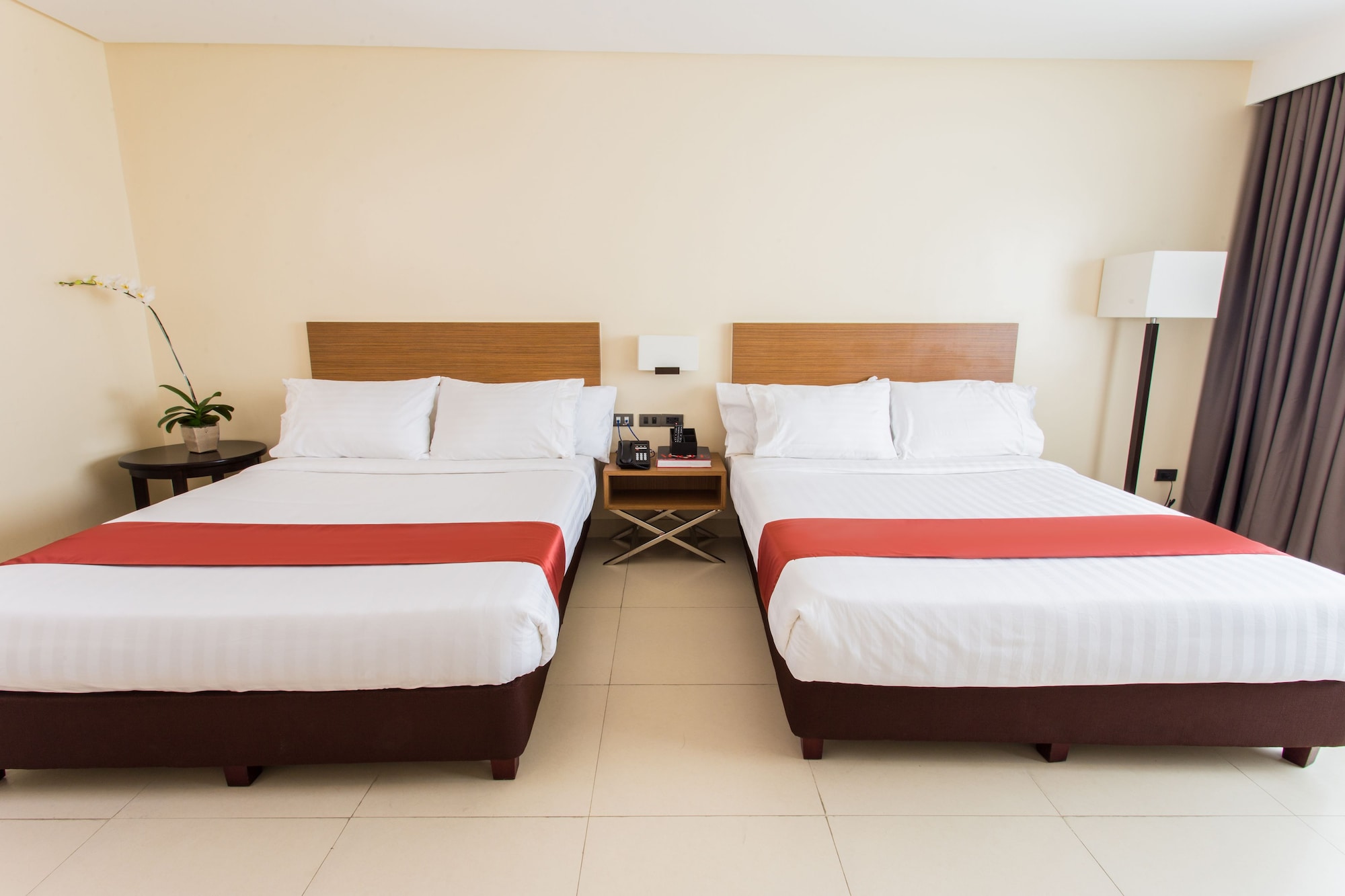 TOWER, DELUXE, TWIN BEDS