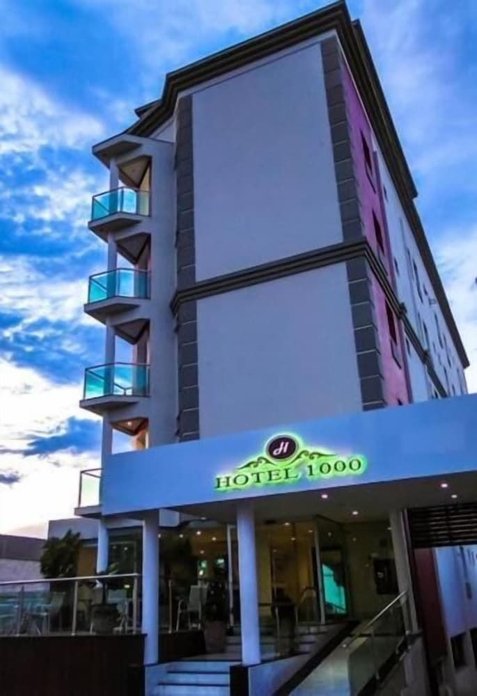 1000 Hotel 2/32