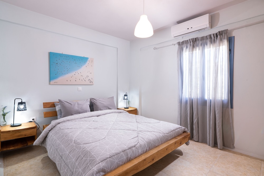 Sarakinas Residences [VR] 5/50