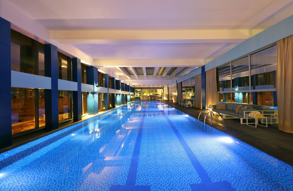 Makati Diamond Residences 26/42
