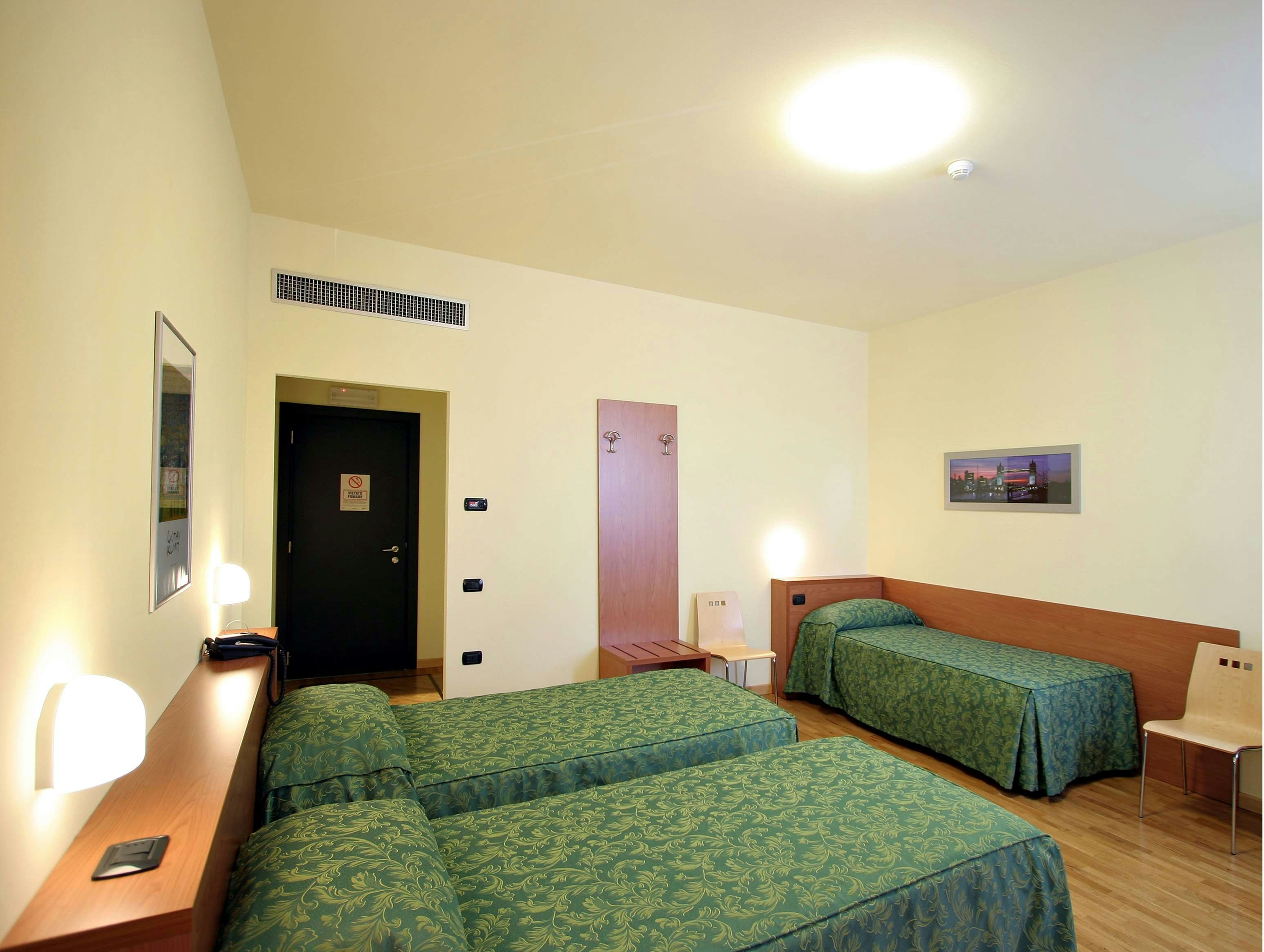 Dama Hotel 9/16