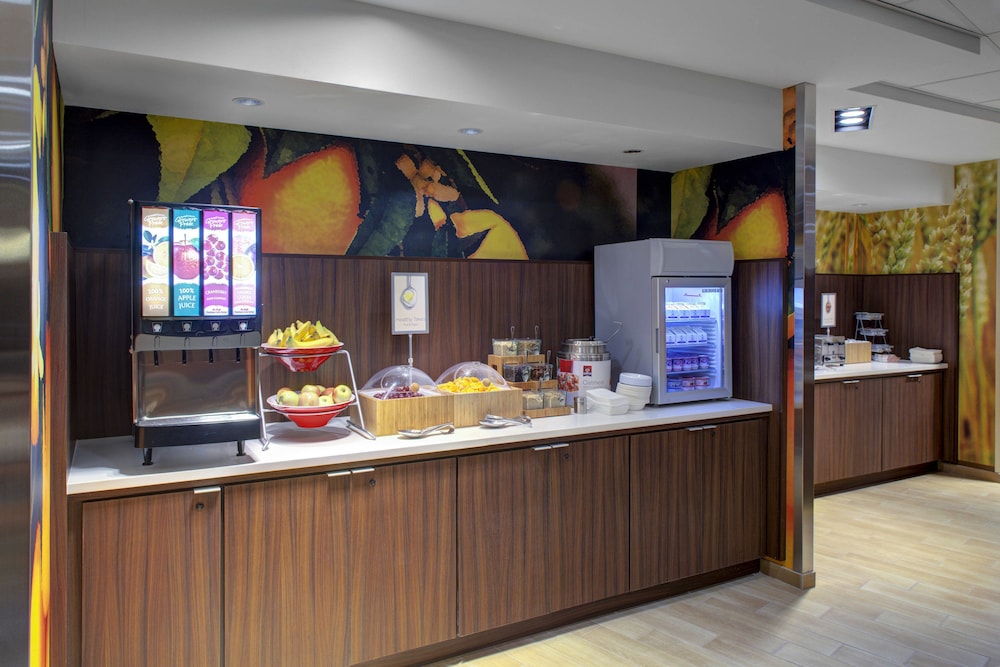 Fairfield Inn And Suites By Marriott Hollister 7/49
