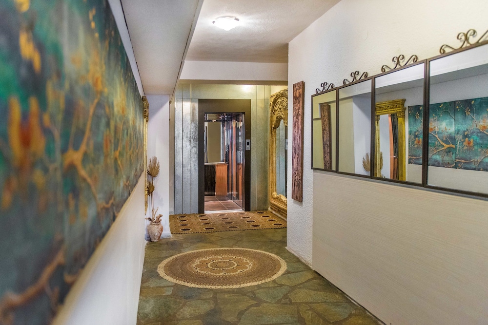 Leandros Hotel 6/50