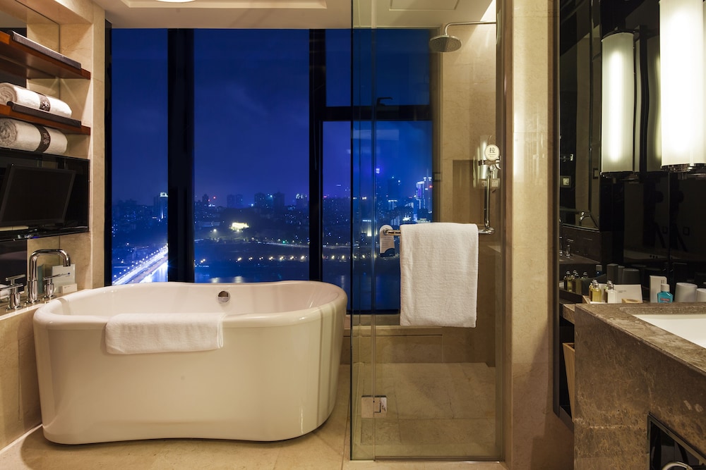 Radisson Blu Plaza Chongqing 49/50