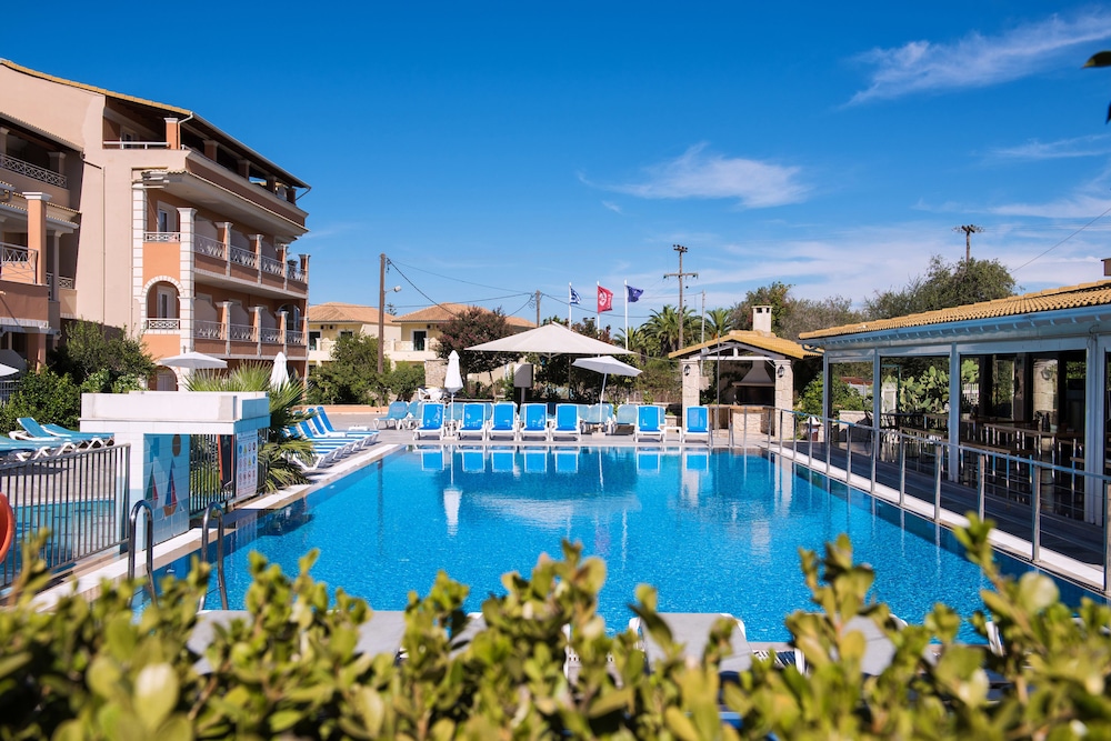 Kavos Plaza Hotel in Lefkimmi