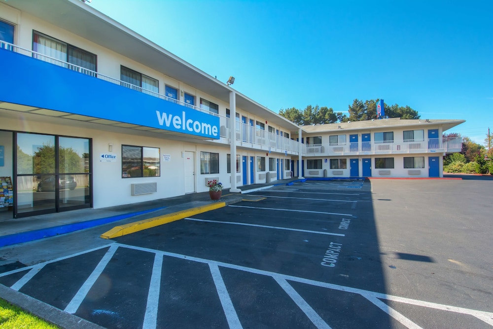 Motel6 Arcata, CA – Cal Poly Humboldt 50/60