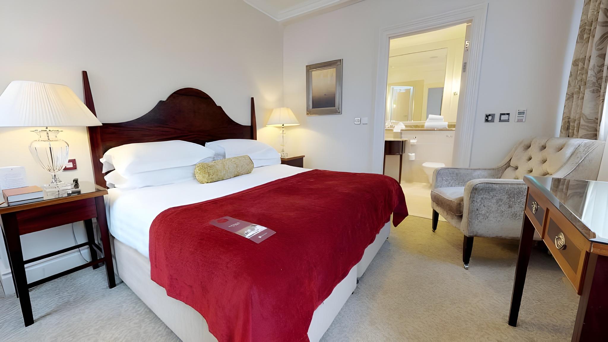 Courtyard, Double Bed