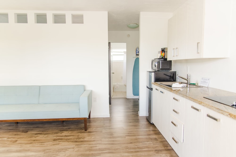 Regency Inn & Suites 38/54