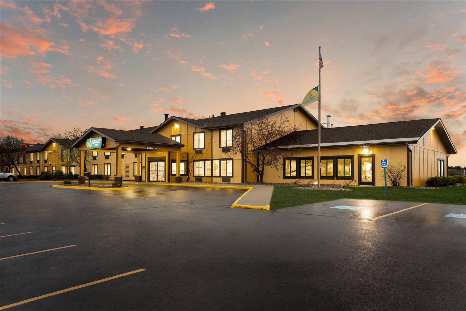 Quality Inn Marquette 2/12