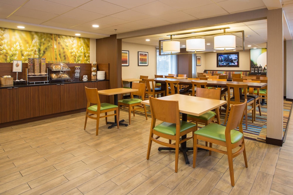 Comfort Inn - Dedham-Boston MetroWest 38/49