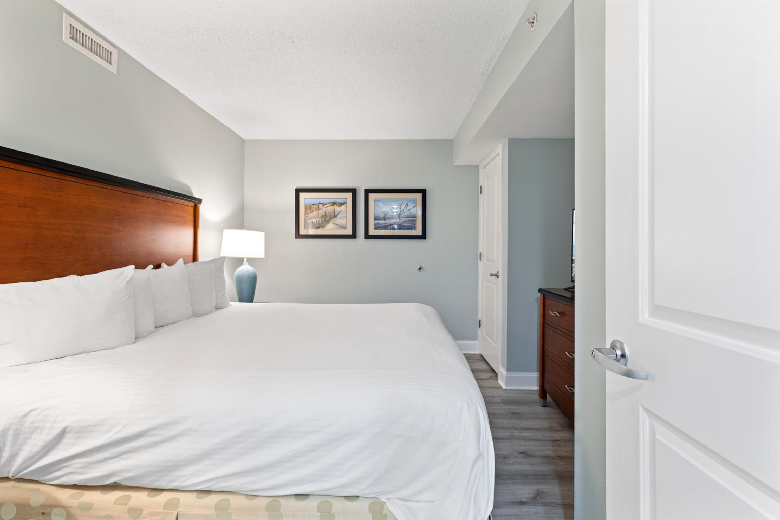 Sandy Beach Resort 18/50