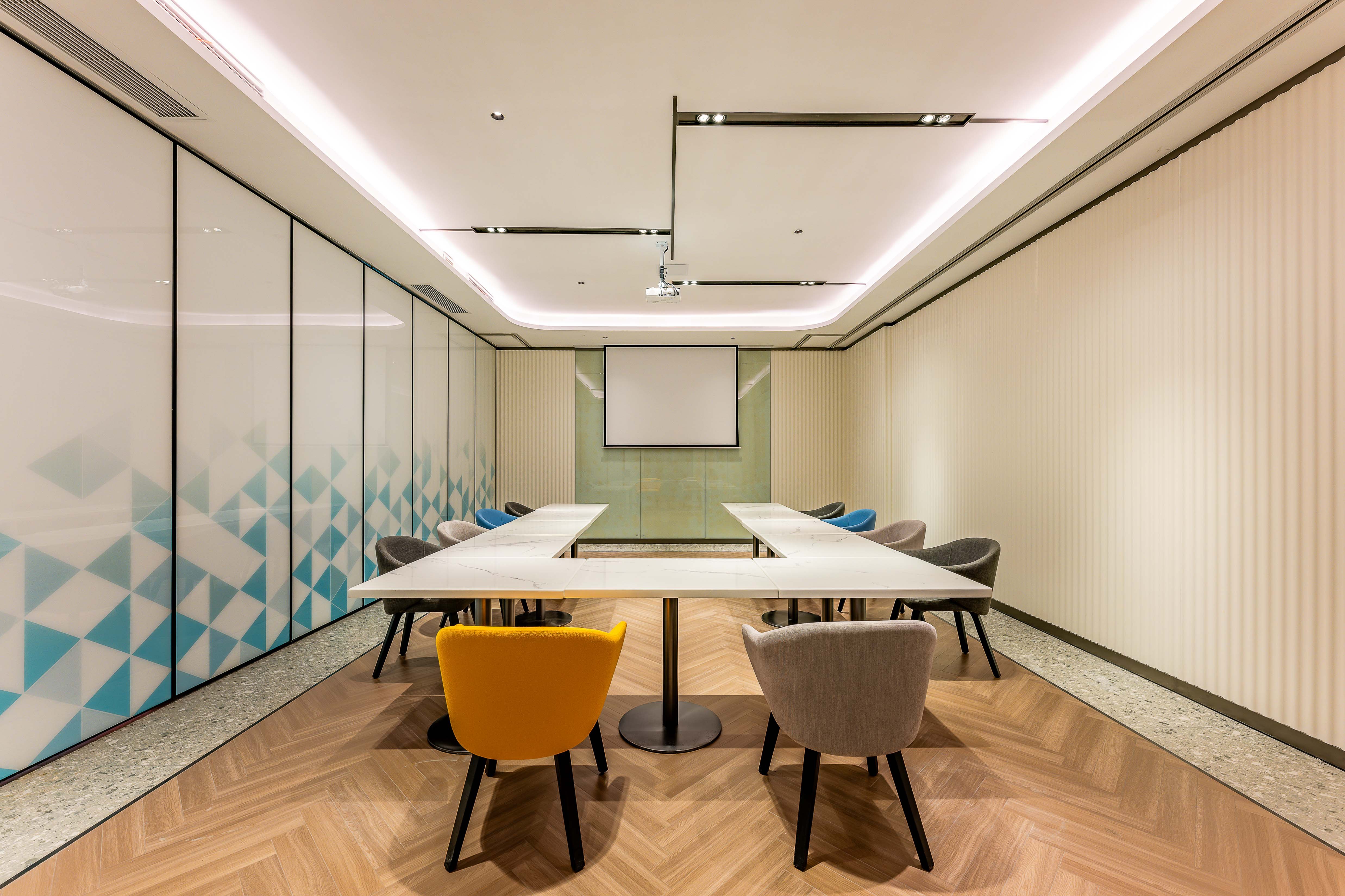 Holiday Inn Express Wuxi East Station 20/23