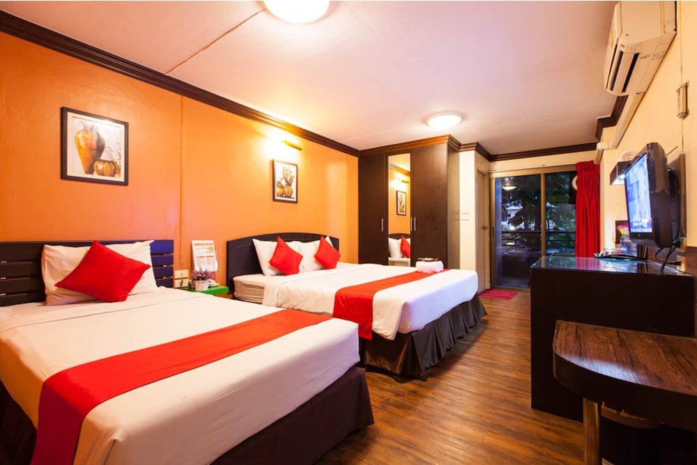 ROOM, TRIPLE