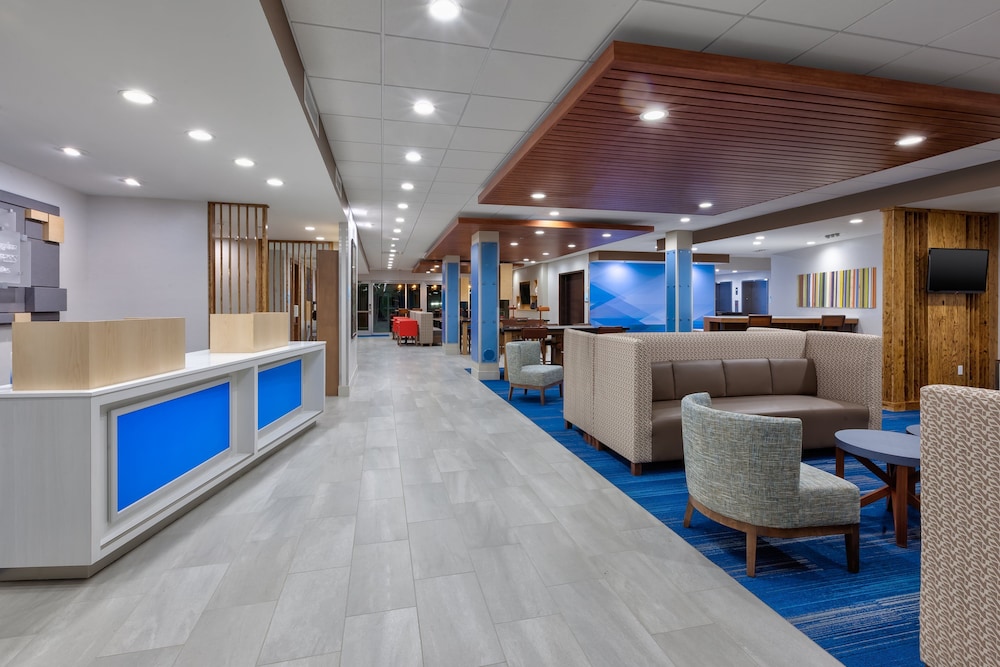 Holiday Inn Express And Suites Wooster 12/47