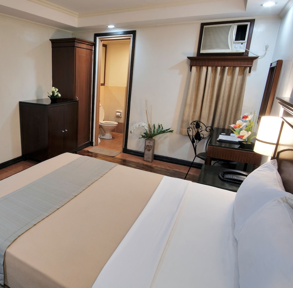 Fersal Hotel P Tuazon Cubao 25/55