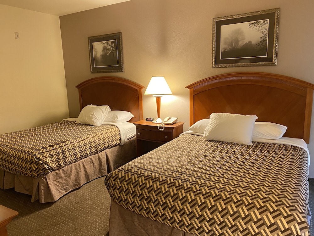A Riverside Inn Travelodge by Wyndham 20/55