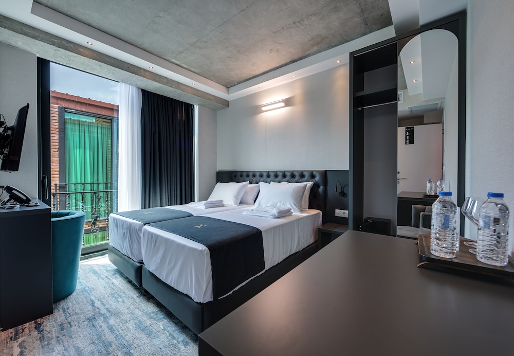 ECONOMY, TWIN BEDS