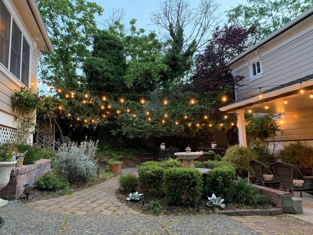 Mccall House Bed And Breakfast 3/50