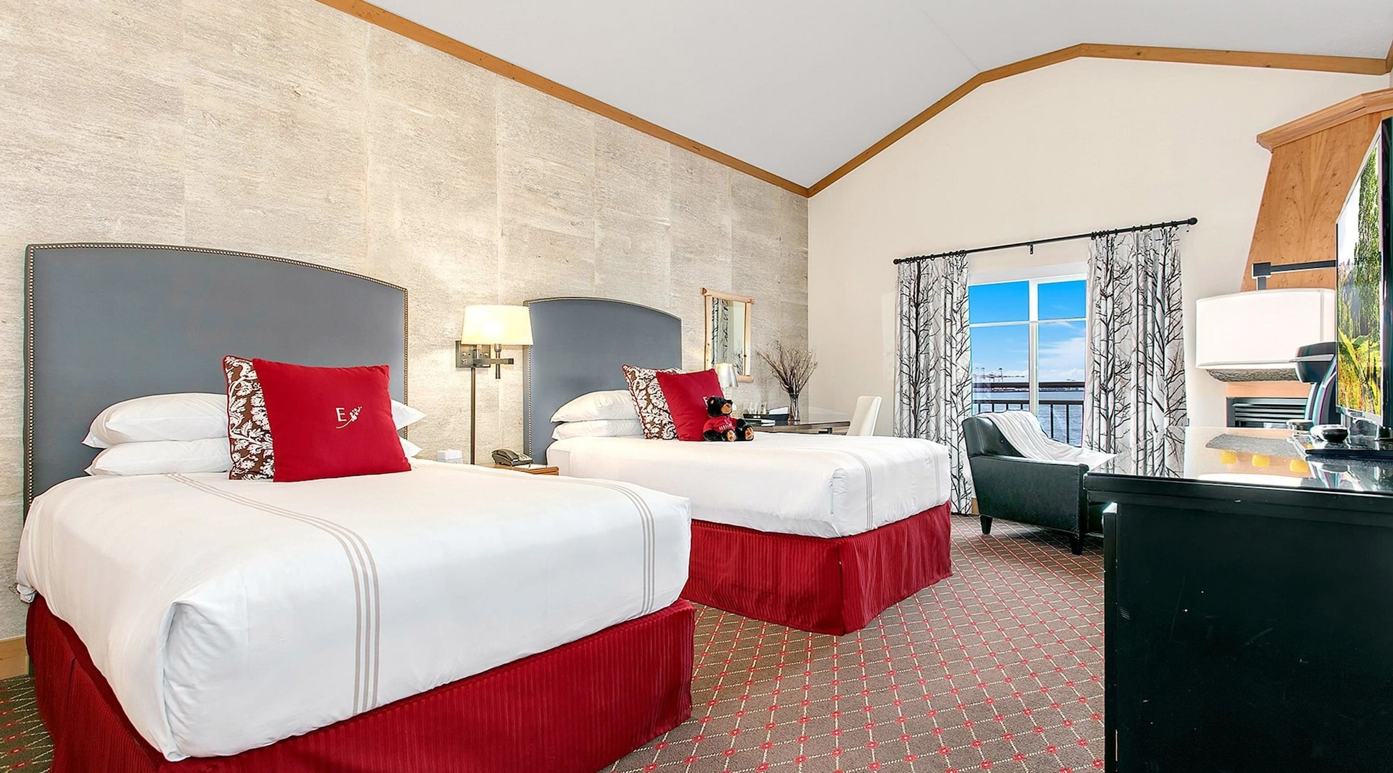 OVERWATER, DOUBLE BED