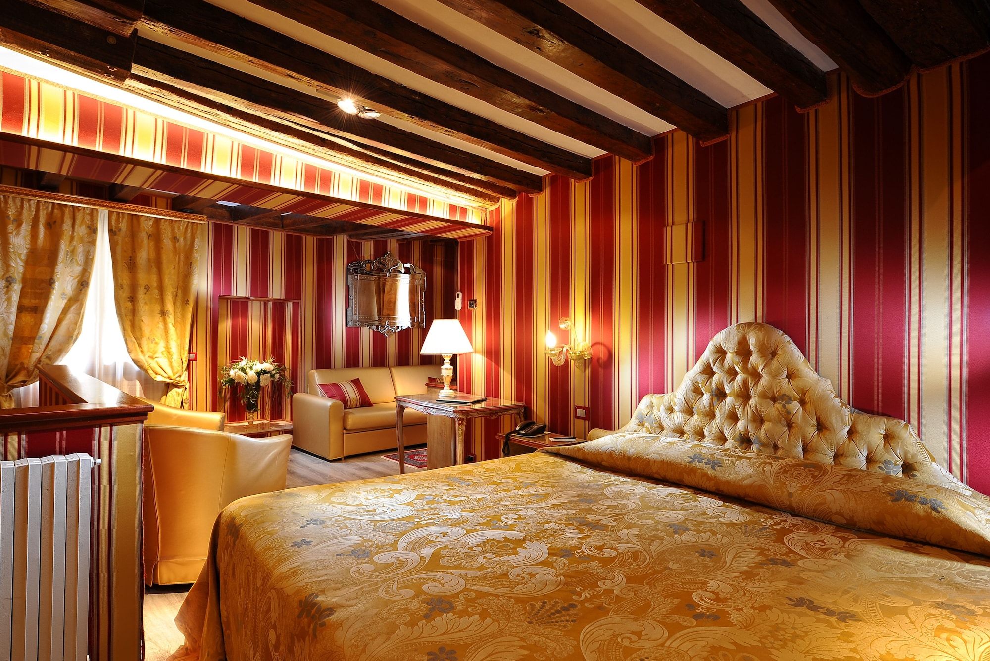 DELUXE, DOUBLE BED