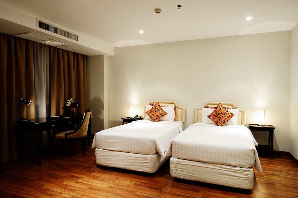 The Bless Hotel And Residence 41/80