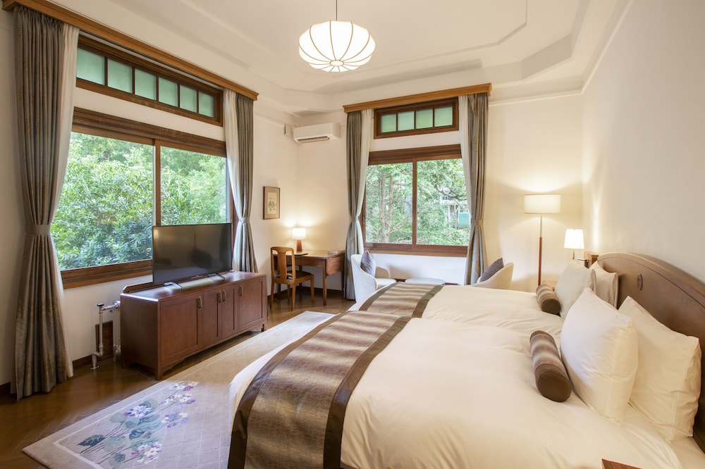 Palace, Deluxe, Twin Beds